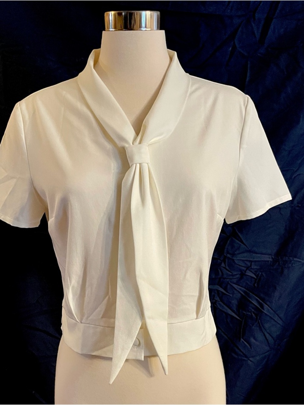 Women's White Tie-Neck Short Sleeve Cropped Blouse
